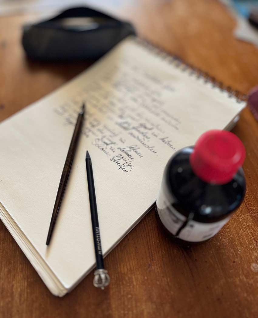 Aufnahme von einem handgeschriebenen Gedicht von Alfhild Dukat